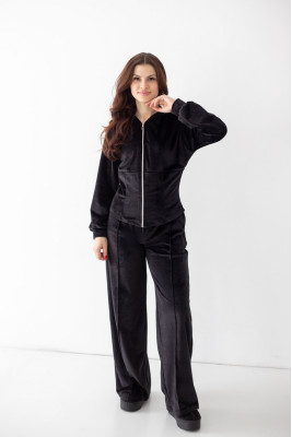 Костюм жіночий